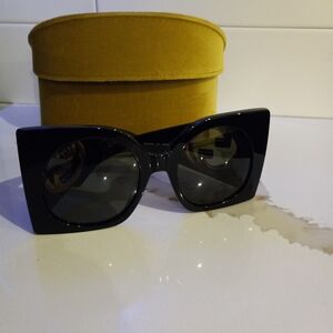 Gucci Oversize Women's Black Square Sunglasses NEW NEVER WORN